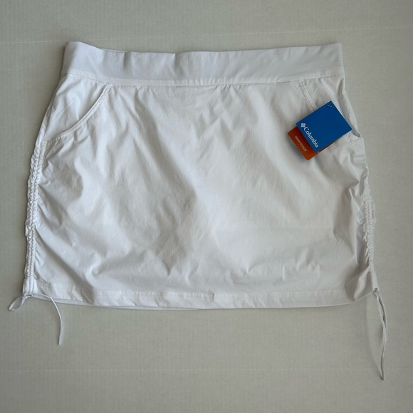 Columbia Pants - NWT Columbia Women’s White Omni-Shade Active Fit Skort XXL **FLAW**